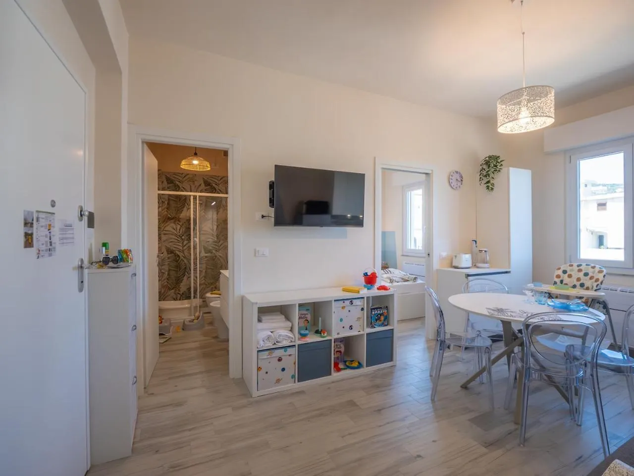Babyaccommodation Family Panoramic IV Pietra Ligure 0*,  Italien